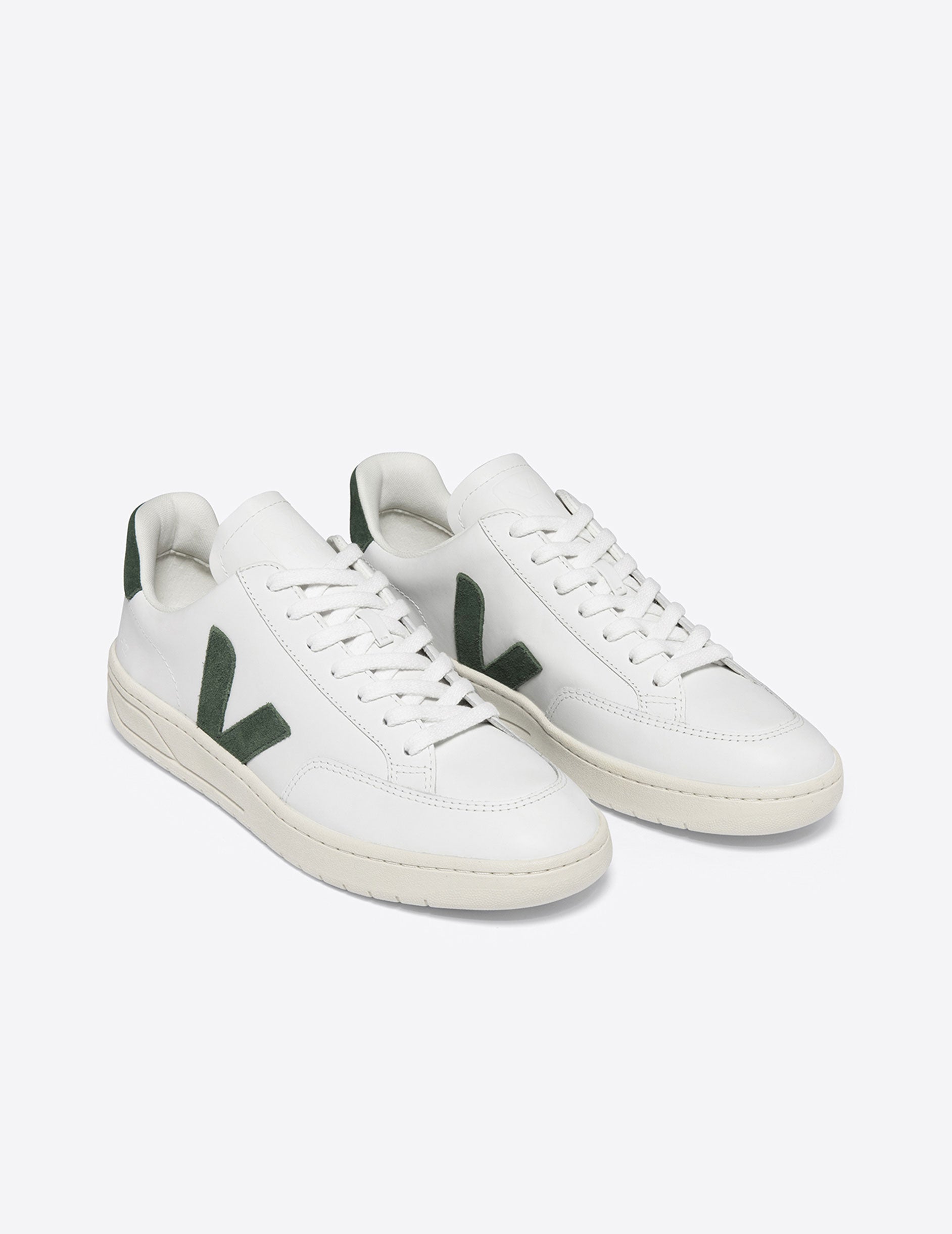 Veja V-12 Sneaker - Image 2