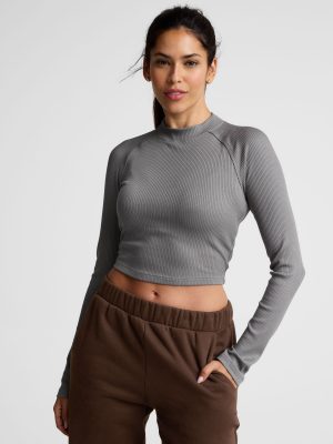 Contours Mock Neck Cropped Top
