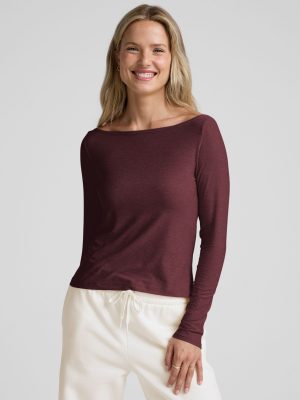 Featherweight Shoulder It Pullover