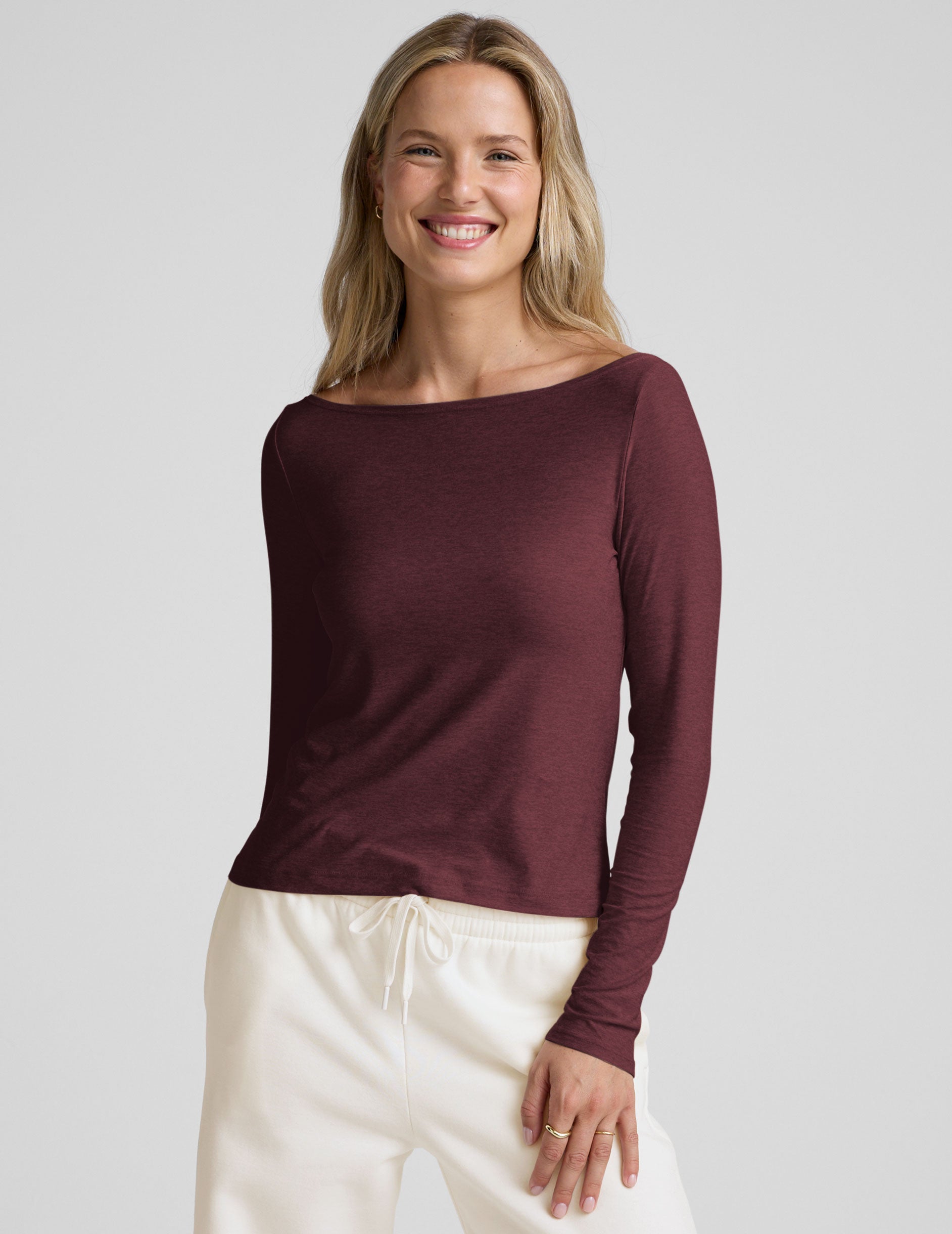 Featherweight Shoulder It Pullover