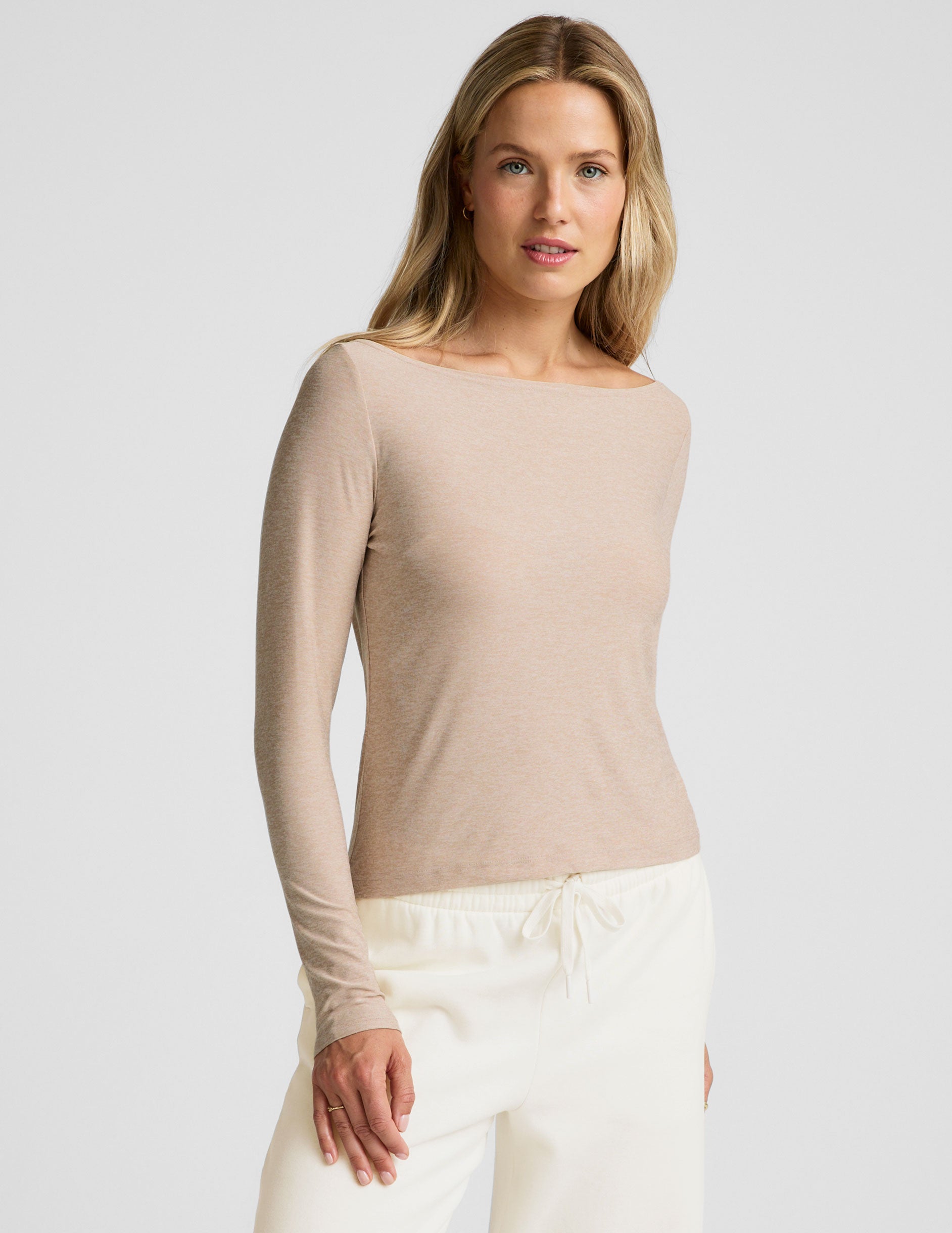 Featherweight Shoulder It Pullover