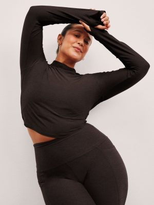 Featherweight Moving On Cropped Pullover