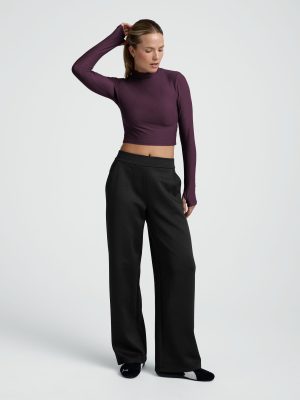 Featherweight Moving On Cropped Pullover
