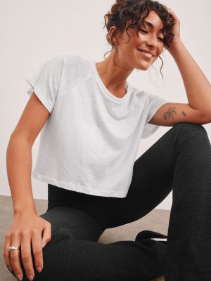 Signature High Low Cropped Tee