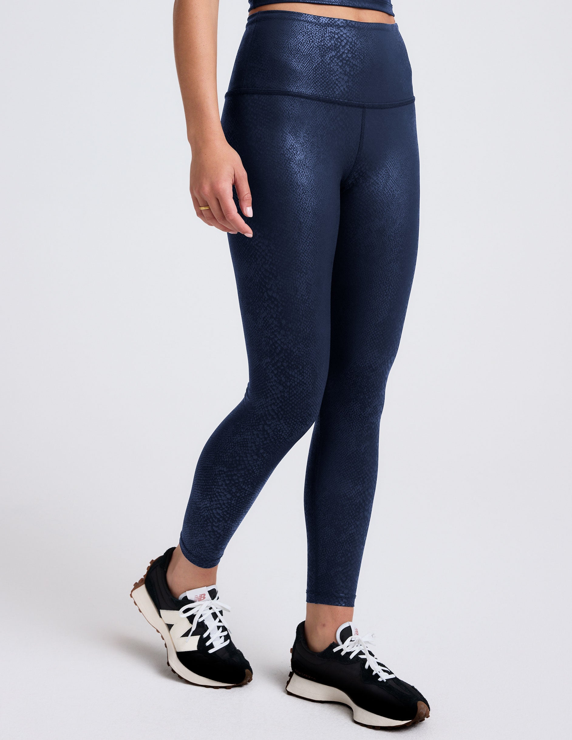 PowerShine Viper High Waisted Midi Legging - Image 3